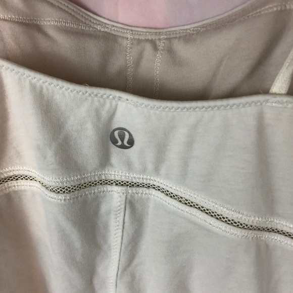 Lululemon 6 white tank - Picture 4 of 5